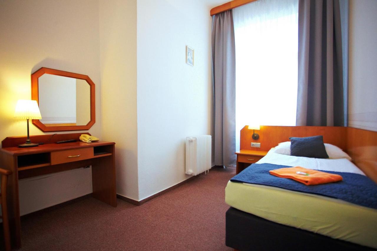 Wellness Hotel Central Klatovy Exterior photo